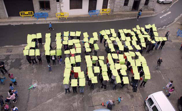 Udalerri Euskaldunen Egunaren aldeko mosaikoa 