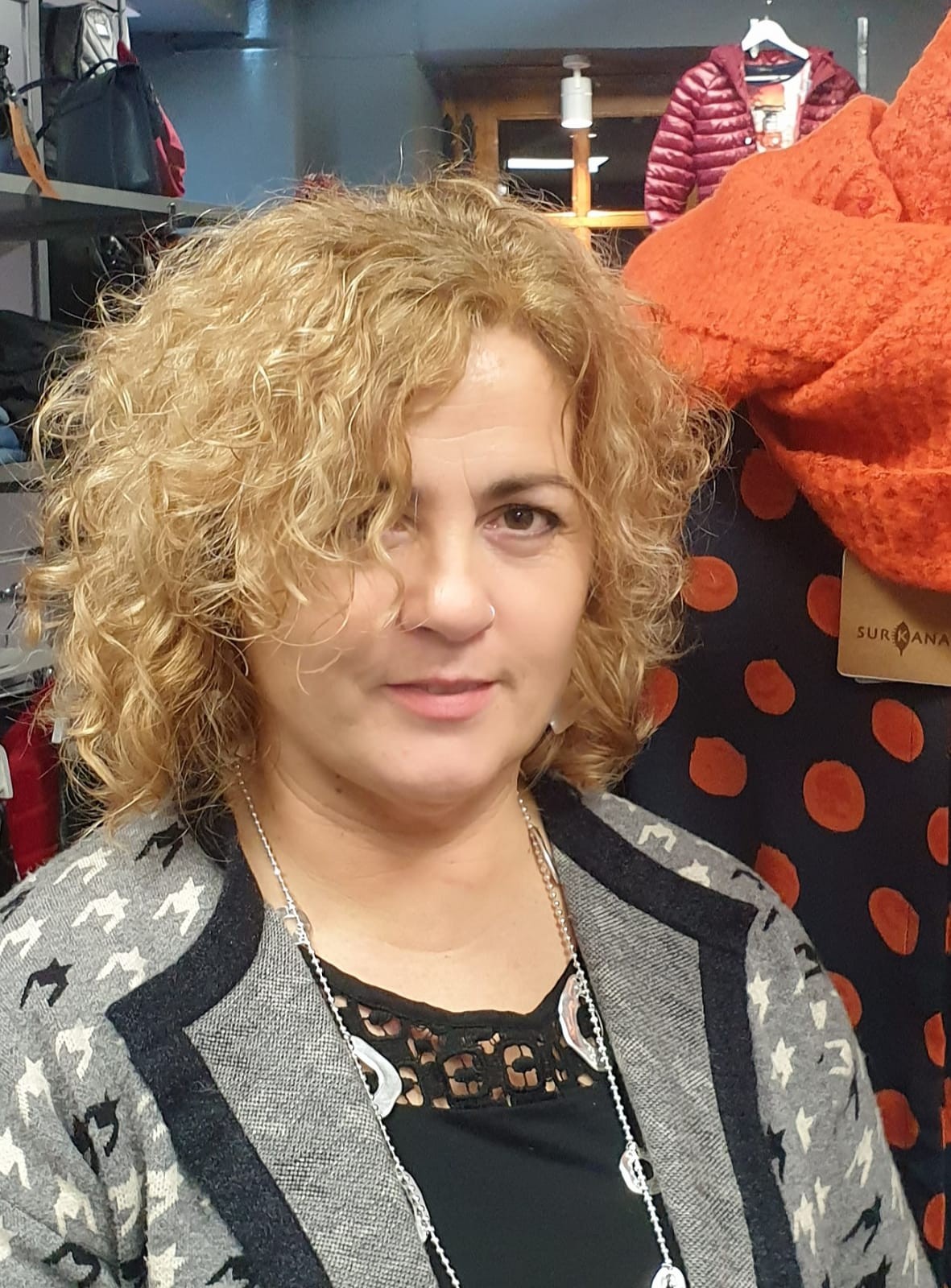 «Hilabetero arropa berriak ekartzen ditut dendara»