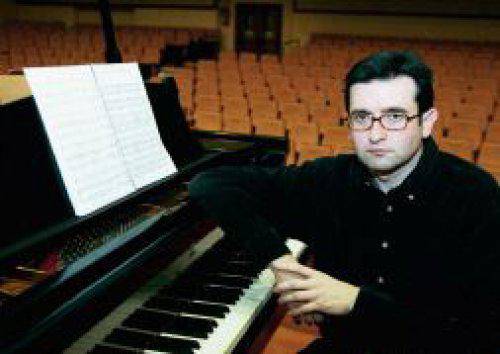 Javier Perez de Azpeitiak piano emanaldia eskainiko du astearte arratsaldean Berako Kultur Etxean