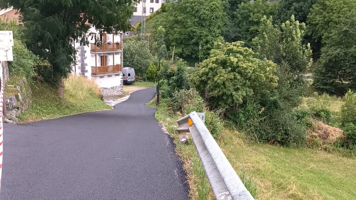 Asfaltatze lanak egin dituzte Leitzan