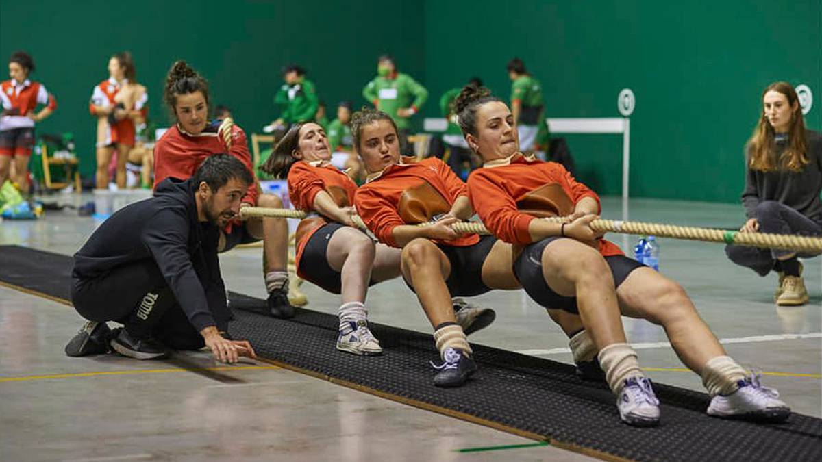 Emakumeen Euskal Herriko 4x4 sokatira txapelketa igandean jokatuko dute Antsoainen