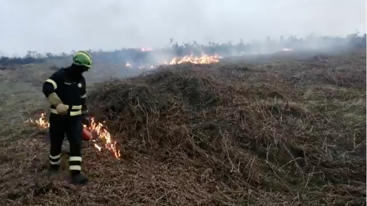 AEMETek sute arriskua maila gorenean jarria badu ere, atzo mendiari su eman zioten hainbat herritan