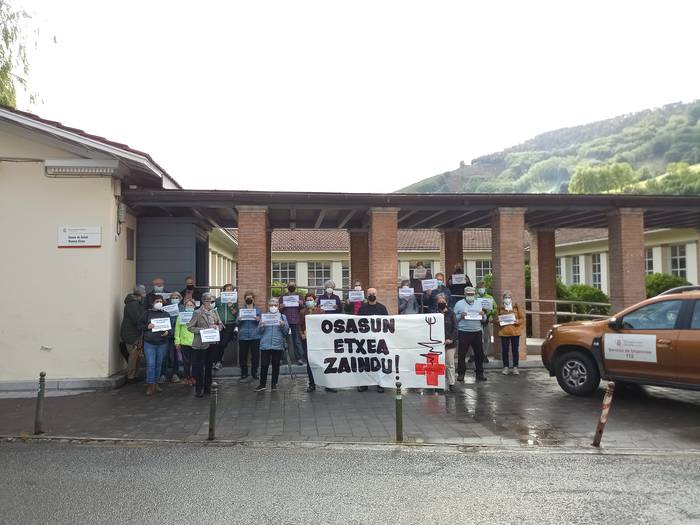 Lesakako Osasun Etxean elkartu dira gaur azkeneko aldiz