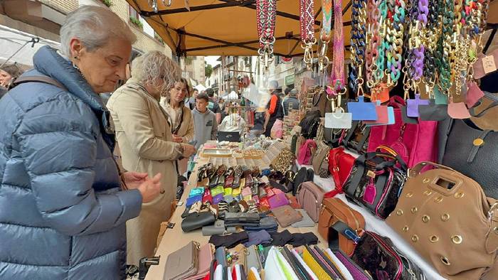 Artisau feria eginen dute igande honetan Donezteben