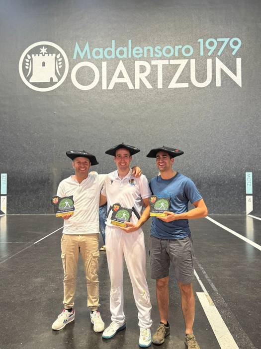 Hiru baztandarrek txapela jauntzi dute EHko pala txapelketa irekian