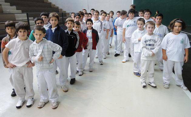 Txaruta pilota elkartea gustora 2011n izandako emaitzekin