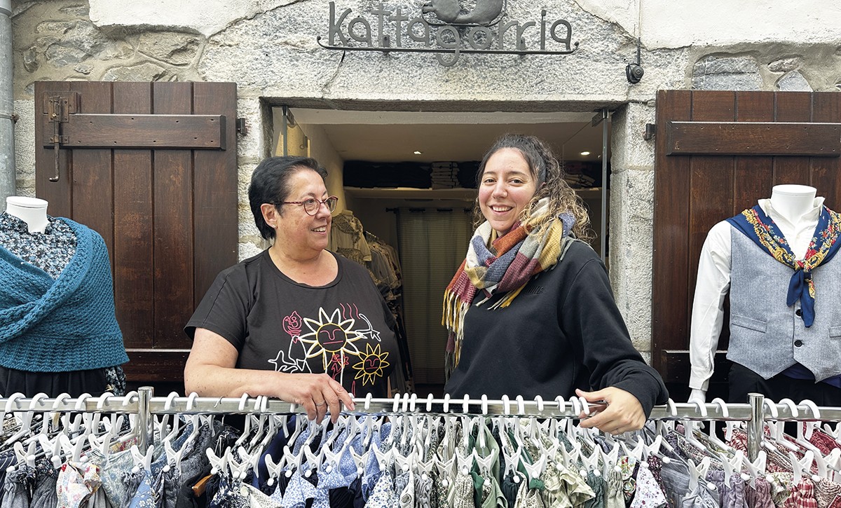 «Saiatzen naiz jendeari transmititzen nola joan egoki jantzita»