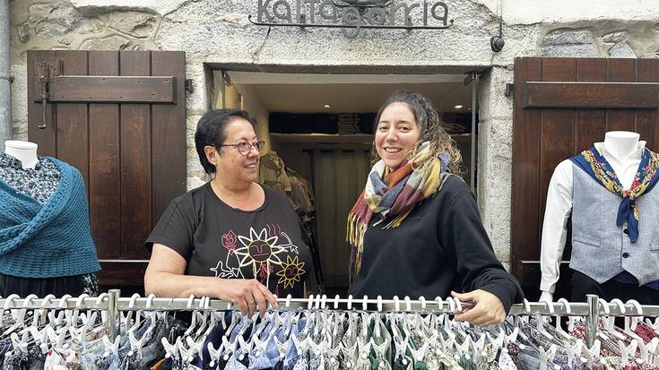 «Saiatzen naiz jendeari transmititzen nola joan egoki jantzita»