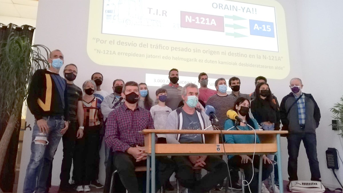 Kamioiak A-15era desbideratzearen alde 3.000 sinadura bildu dituzte
