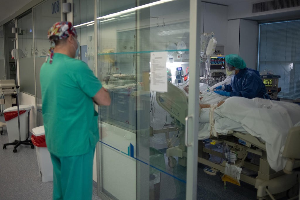 Nafarroan 177 kasu positibo atzeman zituzten atzo, horietatik bi Donezteben
