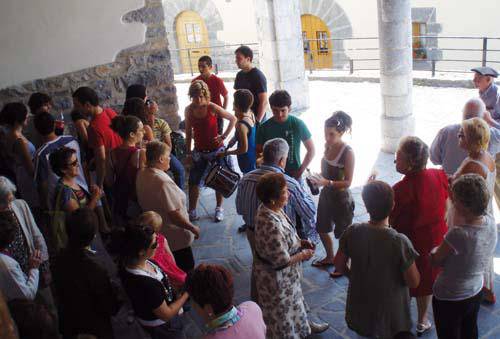 Giro eta eguraldi ederrean joan dira San Pedro jaiak