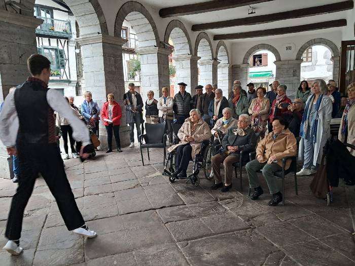 Lesakako San Fermin elkarteak giro ederrean ospatu du bere eguna