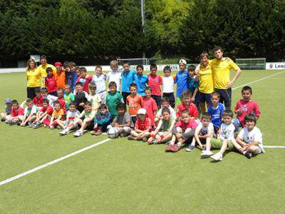 Euskal futbol kanpusaren lehen txanda egiten ari dira Lesakan