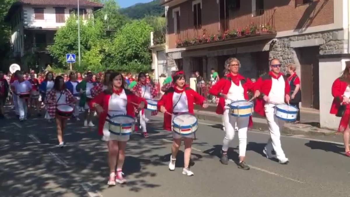 [BIDEOA]: Lesakako sanferminetan peñen danborrada - Bortziriak - Erran
