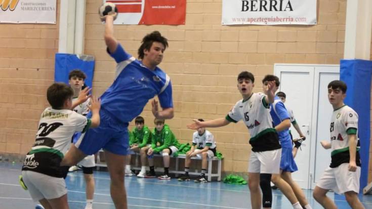 Errekako Xabi Bakedanok Espainiako eskubaloi txapelketan jokatuko du Nafarroako selekzioarekin