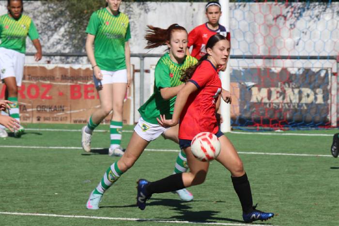 Nafarroako autonomikako futbol derbi nagusia jokatuko dute Baztanek eta Doneztebek eta eskubaloikoa Errekako eta BKTko emakumeek