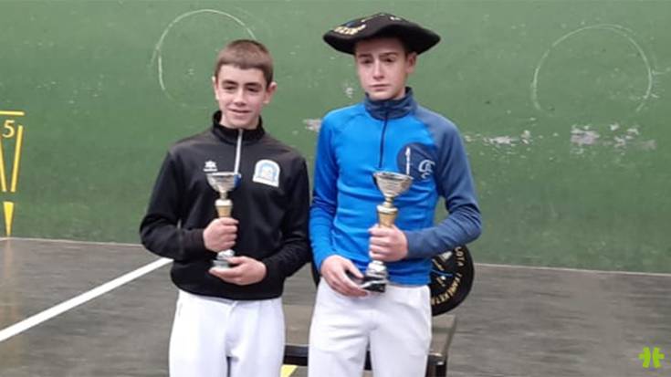 Malerrekako eskuz binakako hogeigarren txapelketako infantil eta kadete mailako finalerdietako protagonistak erabakiak