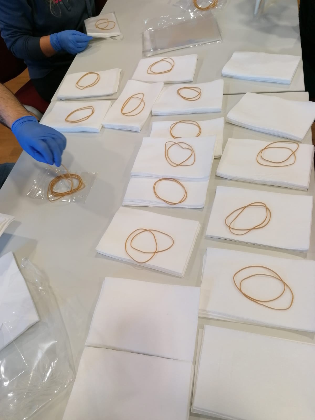 Maskarak egiteko materiala eskuragarri jarri dute goizuetarrentzat