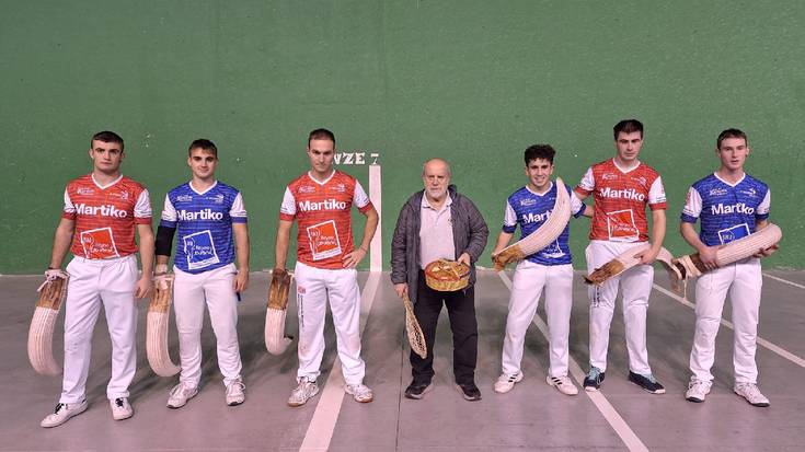 Mitxeok eta Otxandorenak Eguberrietako buruz buruko final laurdenetarako txartela lortu dute Iruritan