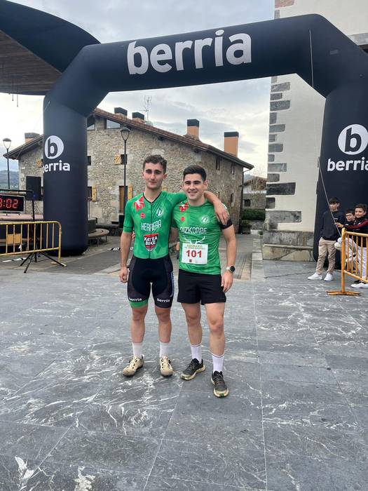 Euskal Herriko Mendi Duatloi Zirkuituan txapeldun izan dira Koldo Herrera eta Aitor Aizkorbe
