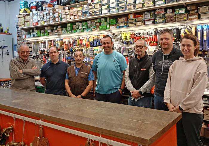 «Bezeroari laguntzeko produktua ezagutzea da garrantzitsuena»