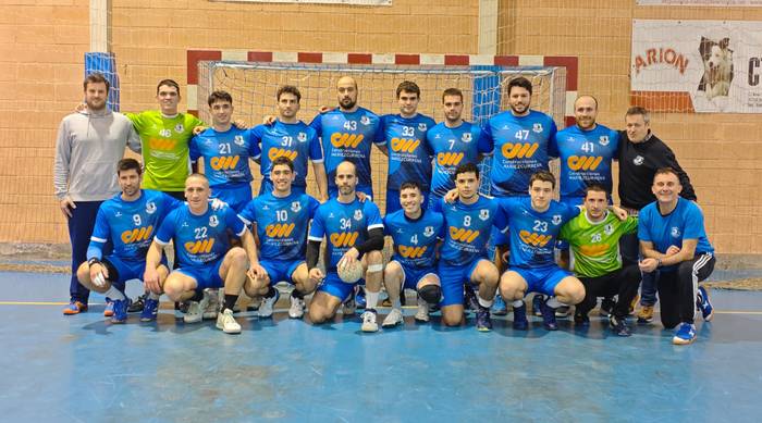 Doneztebe Futbol Taldeak eta Errekako bi eskubaloi taldeek lider sendo segitzen dute