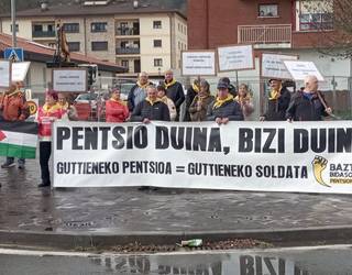 Guttieneko pentsioa guttieneko soldatarekin parekatzeko eskatu dute berriz ere Baztan-Bidasoko pentsiodunek