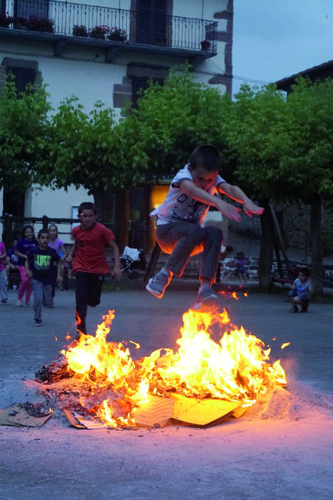 San Juan suaren inguruan hainbat ekitaldi izanen dituzte ekainaren 23an Etxalarren