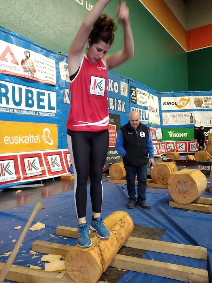 Urrezko aizkolari txapelketako finalerako azken txartela jokoan izanen dute Maika Ariztegik eta Itxaso Onsalok igandean Oñatin
