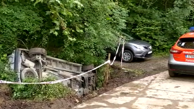 Lapurtutako auto batean zihoan gizon bat atxilotu dute Baztanen