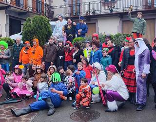 [ARGAZKIAK] Saldiasen ere inauteen seinalea egin dute