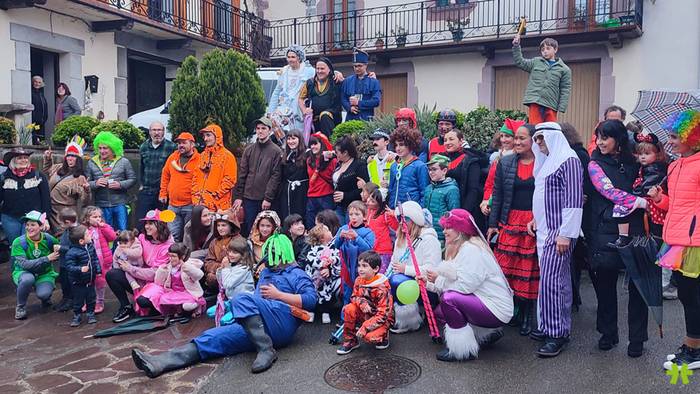 [ARGAZKIAK] Saldiasen ere inauteen seinalea egin dute