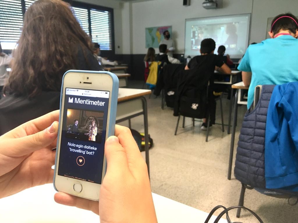 Nafarroako ikasleek aldizkari multimedia sortuko dute ‘Sormen digitala’ irakasgai berrian
