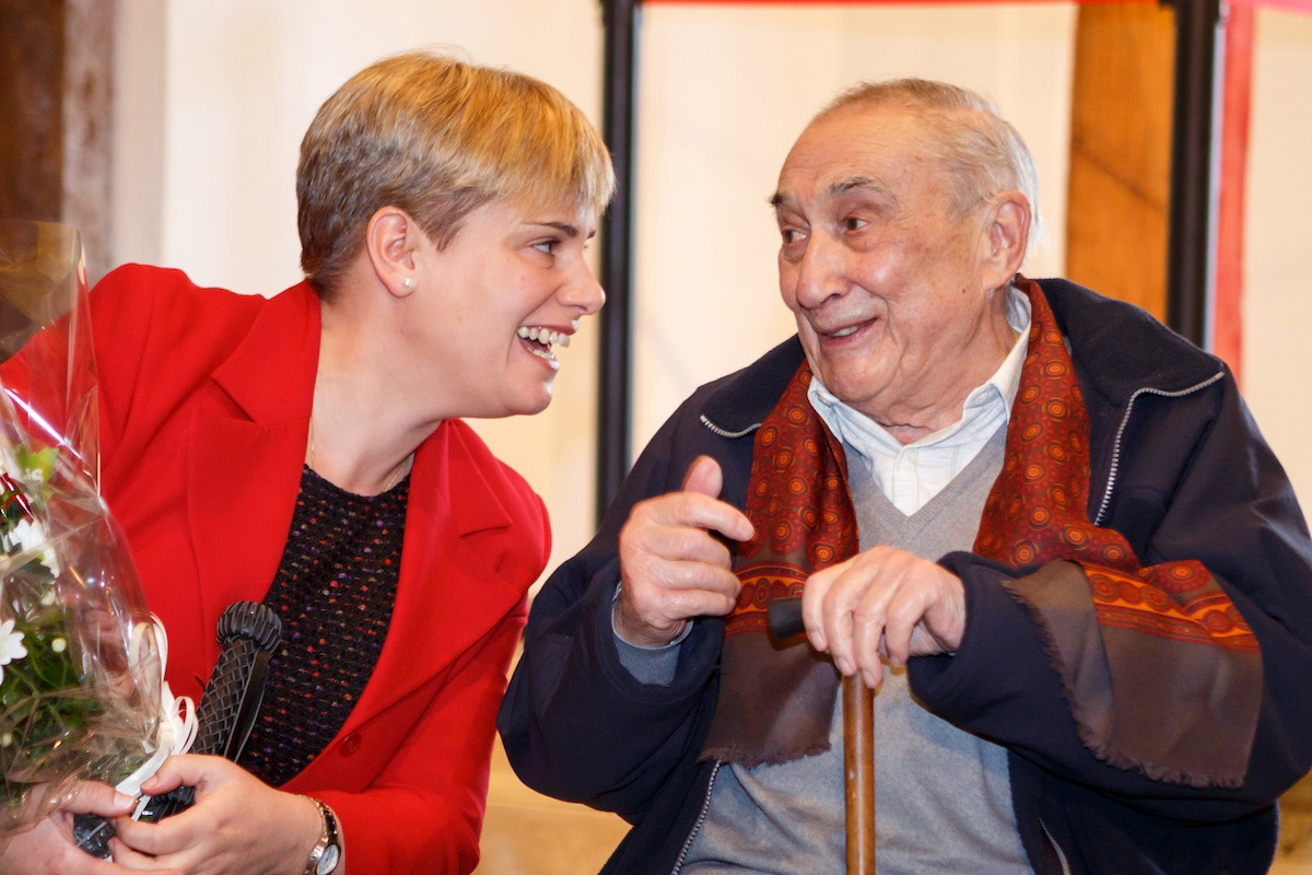 Jose Mari Apezetxea margolari erratzuarra omenduko du Nafarroa Oinezek maiatzaren 8an