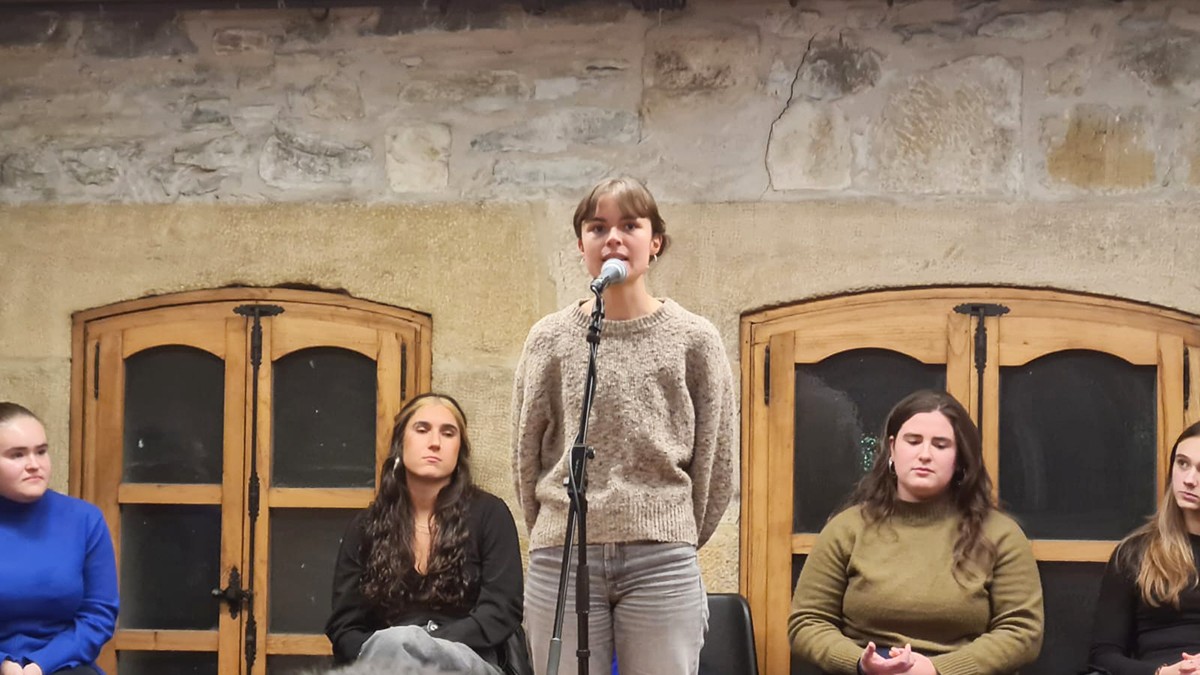 Xenpelar bertso sariketako finalean izanen da Haira Aizpurua bertsolari saratarra
