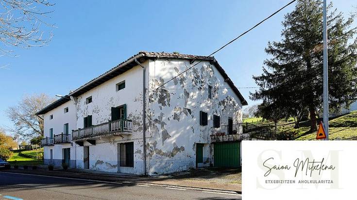 Saioa Mitxelena Inmobiliaria: Irunen, Artian, bi familiako etxea salgai