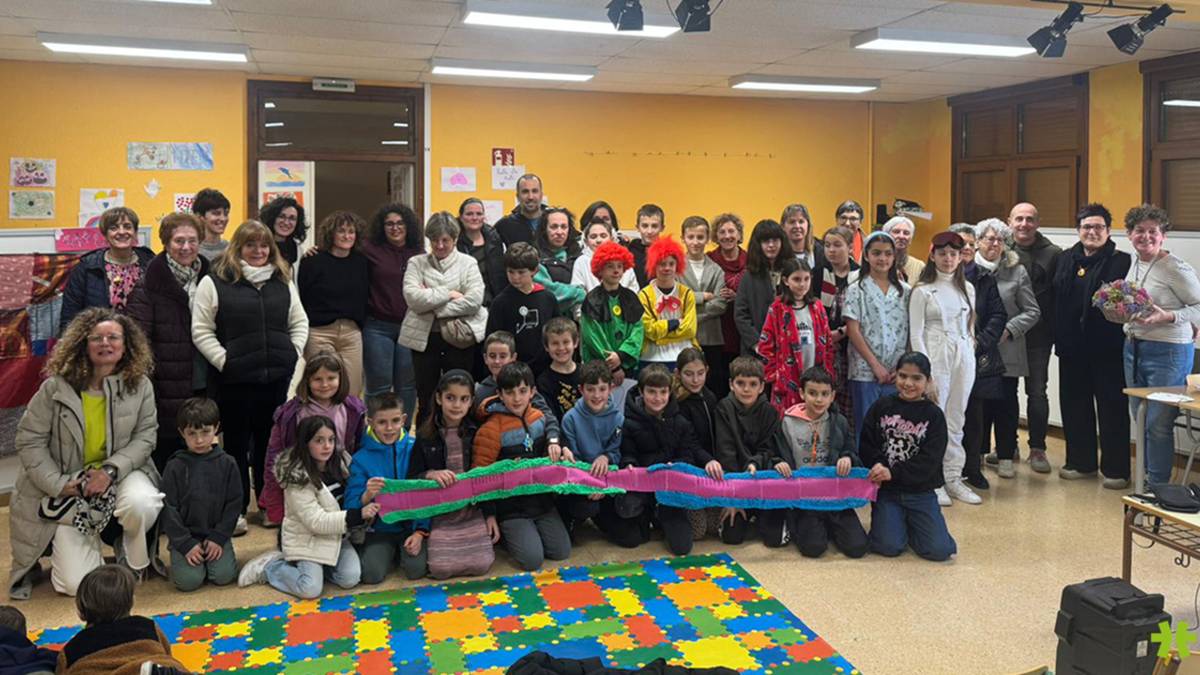 [ARGAZKIAK] Xalto eskolako ikasleek 1.840 euro lortu dituzte bularreko minbiziaren ikerketa bultzatzeko