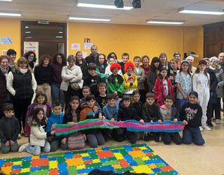 [ARGAZKIAK] Xalto eskolako ikasleek 1.840 euro lortu dituzte bularreko minbiziaren ikerketa bultzatzeko