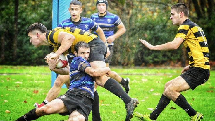 BRT Menditarrak errugbi taldeak meritu handiko berdinketa lortu du liderraren kontra