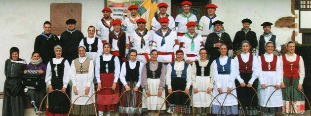 Berako dantzari eta musikari ohien taldeak ortziralean eginen du aurtengo lehendabiziko entsegua