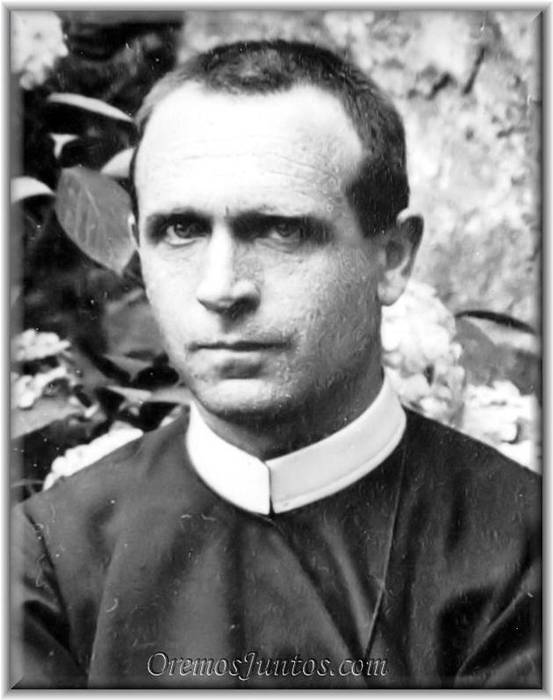 Xabier Gorosterrazu herriko semea beato egin dute