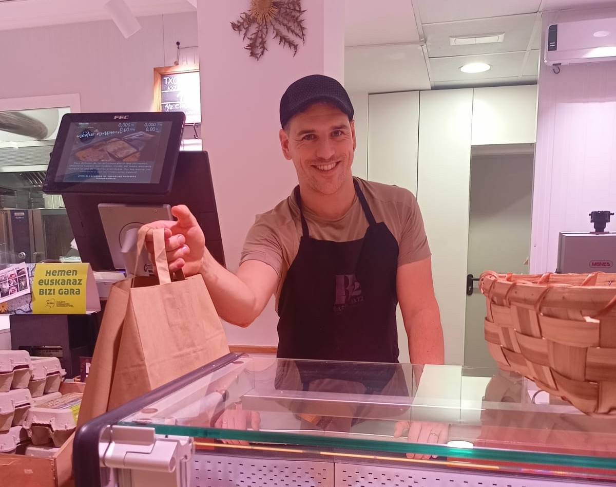 «Gure produktu guztiak % 100 naturalak dira»