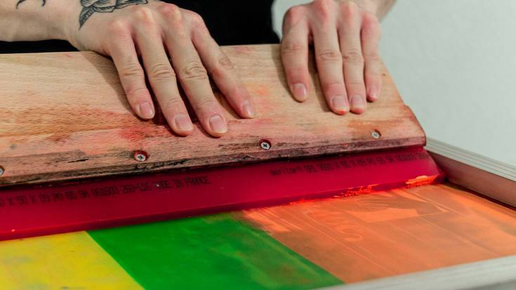 Serigrafia tailerrak antolatu dituzte Atekabeltz gaztetxean