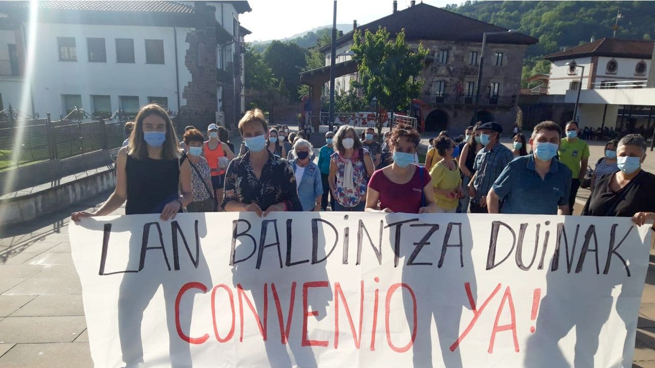 Zahar egoitzetan lan baldintza duinak eskatzeko ortzegunean grebarako deia egin dute sindikatuek