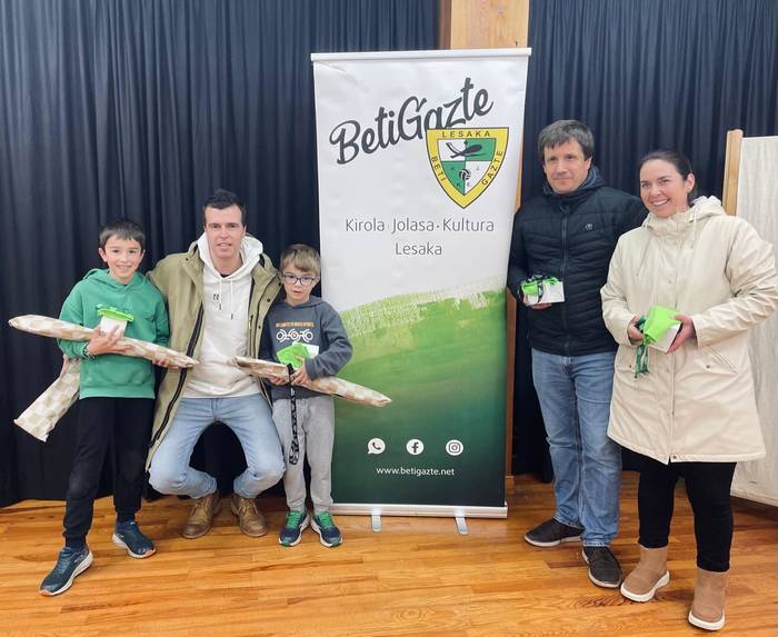 San Antonerako ibilaldi arautuko sariak banatu ditu Beti Gaztek