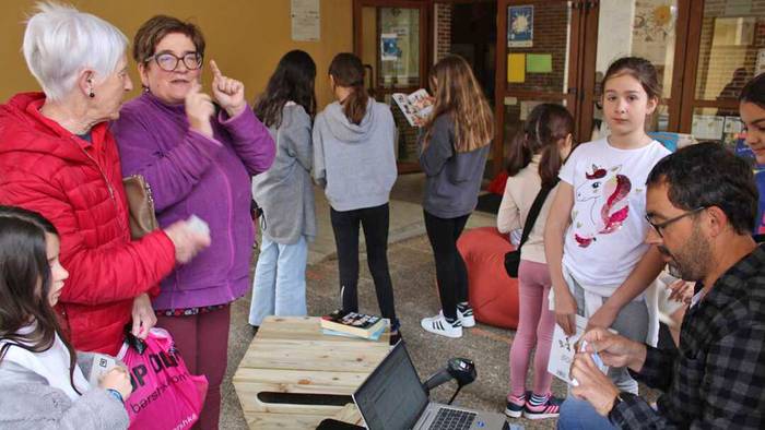 Liburutegi Ibiltariaren bisita izanen dute asteazkenean Goizuetan eta Aranon