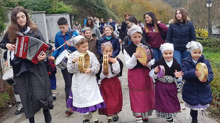 Egun beteko pesta izan dute Areson Euskararen Egunean