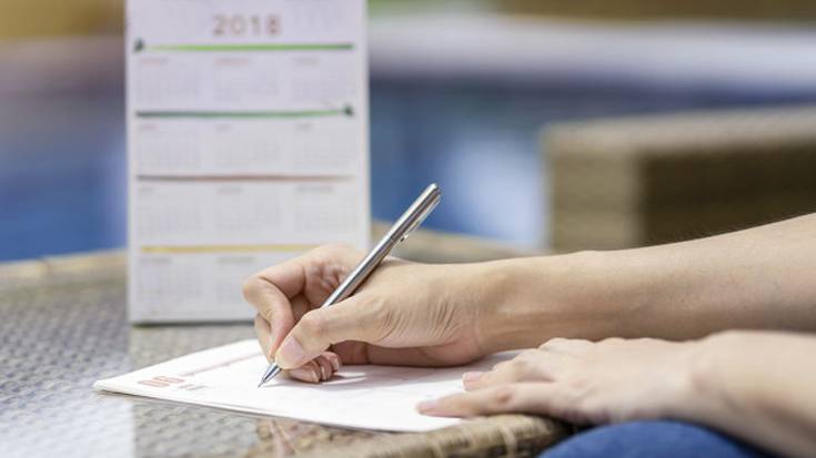 Doneztebeko igerilekuan lan egiteko langilea behar dute