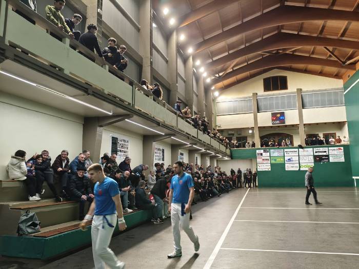 Espainiako klub arteko pilota txapelketan ohorezko maila ez galtzeko kanporaketa jokatu beharko du Umore Onak