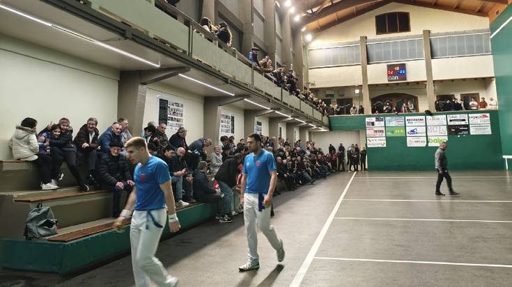 Espainiako klub arteko pilota txapelketan ohorezko maila ez galtzeko kanporaketa jokatu beharko du Umore Onak